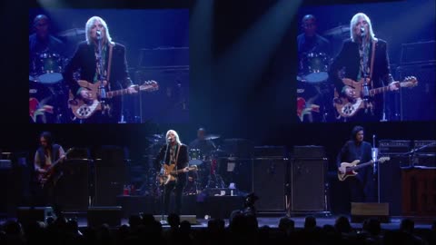 Saving Grace - Tom Petty and the Heartbreakers (live)