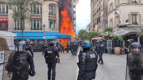 Paris on 🔥🔥🔥