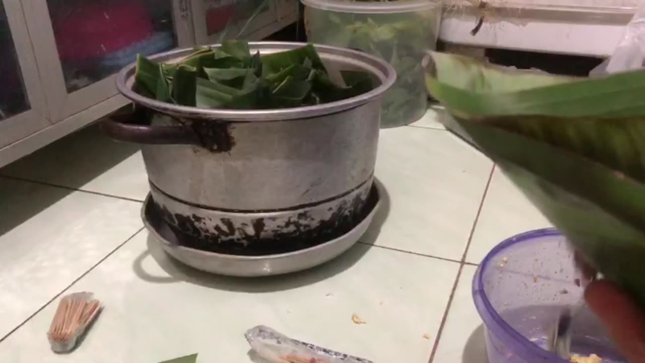 Pepes Fish Tutorial Part 6: Serving and Enjoying the Dish