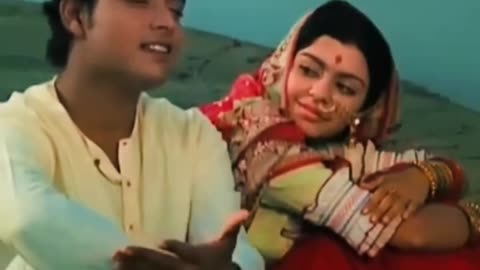 Hum tum kitne paas hai jitne door hai chand sitarey...