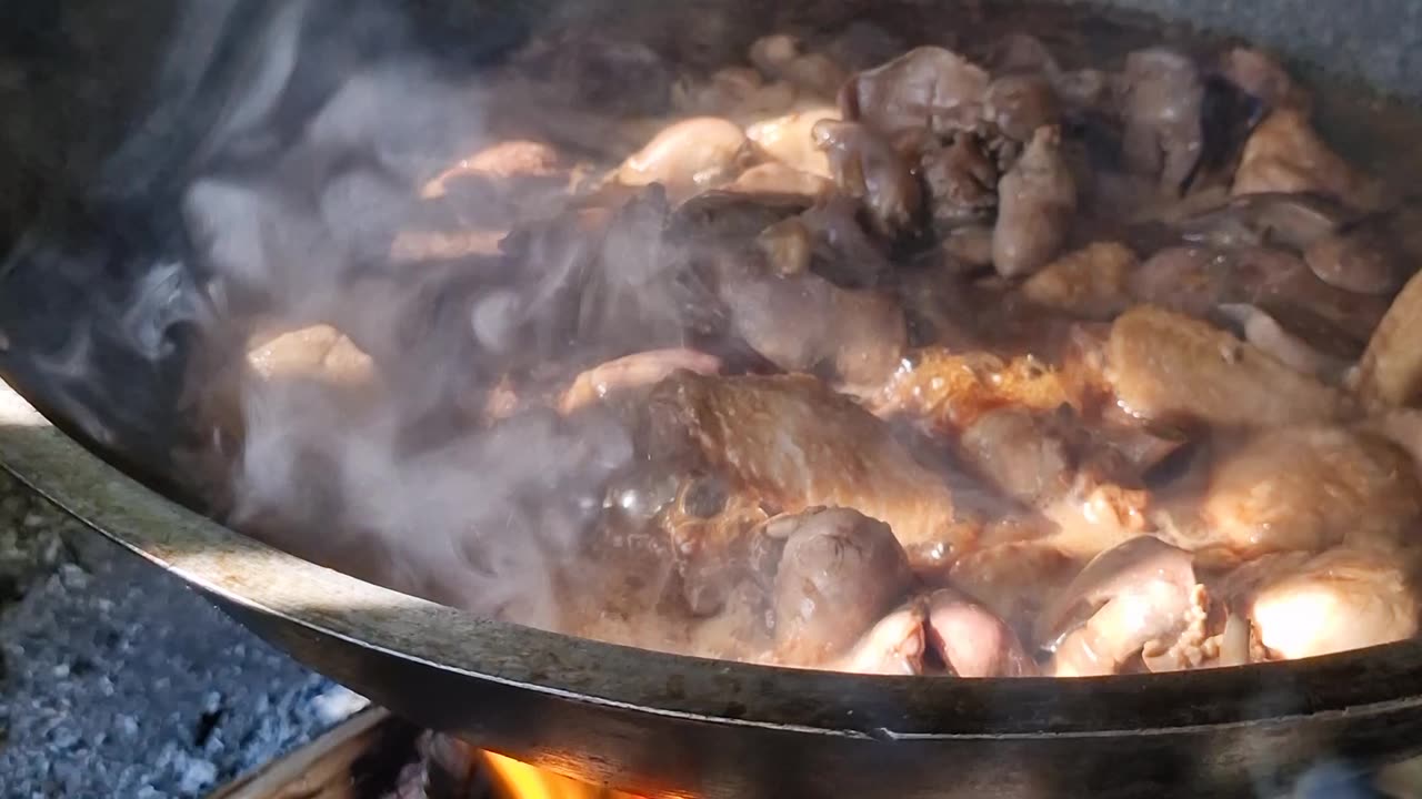 Chicken Adobo at the Farm 🇵🇭 | Expat Life in the Philippines – Cooking with Firewood