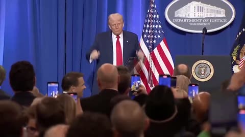 A DOJ Trump Dance to start the weekend 🕺