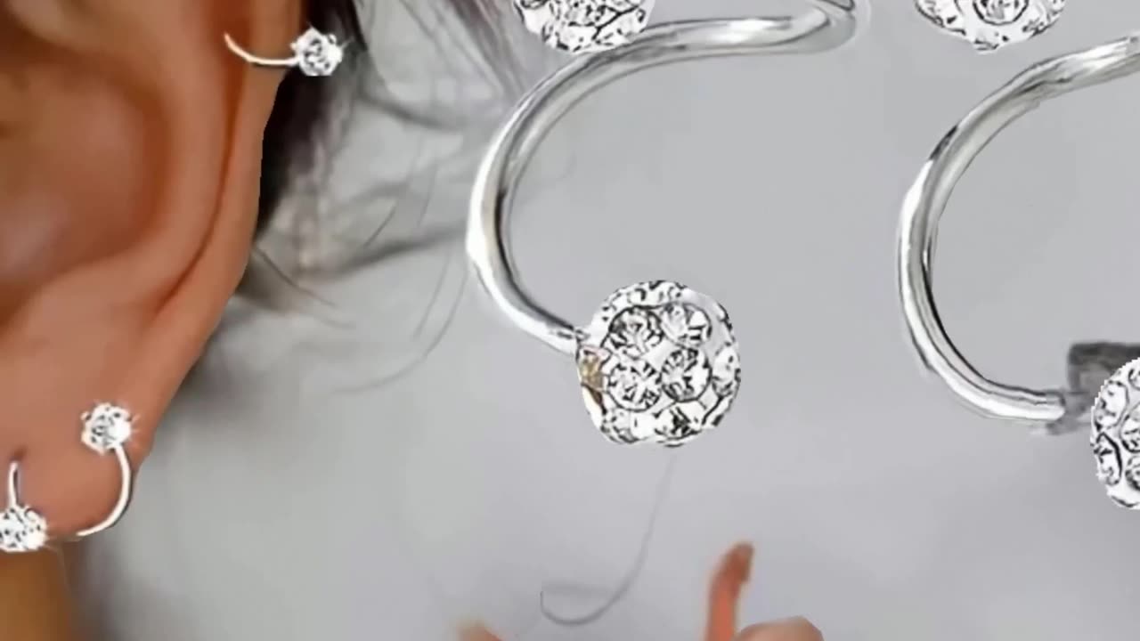 SUPER AND TRENDY EARRINGS