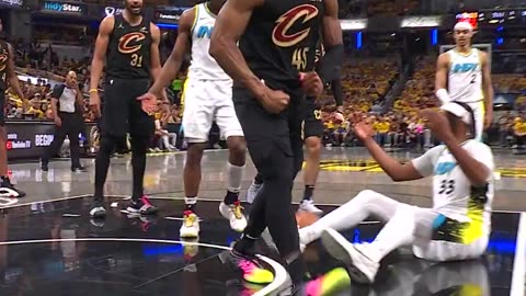 NBA - The spin... to off the glass... AND-1 FOR SPIDA 🤩
