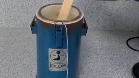 🤯✨ Watch a Balloon Shrink & Expand in Liquid Nitrogen! | FeedMyCuriosity