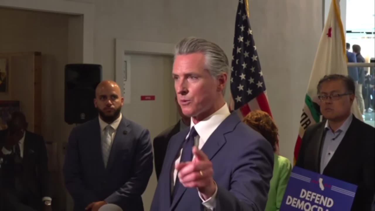 NEWSCUM BASHES TRUMP