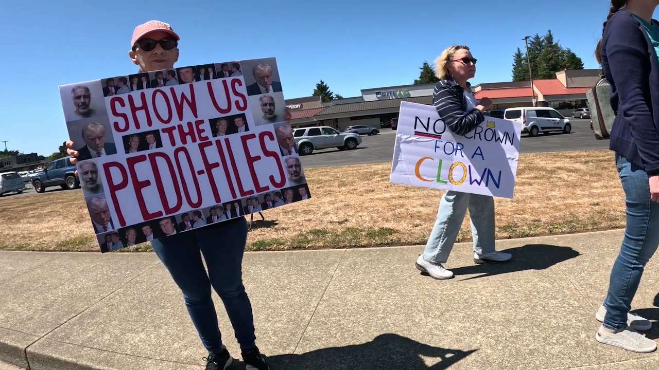 I almost beat THE F&^% OUT OF a protestor, And I filmed t all! #RFB