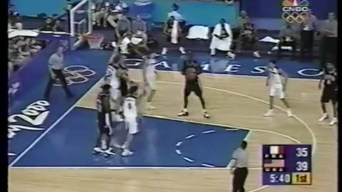 A9E 2000 Olympics USA vs France - Vince Carter Dunk Over 7 footer