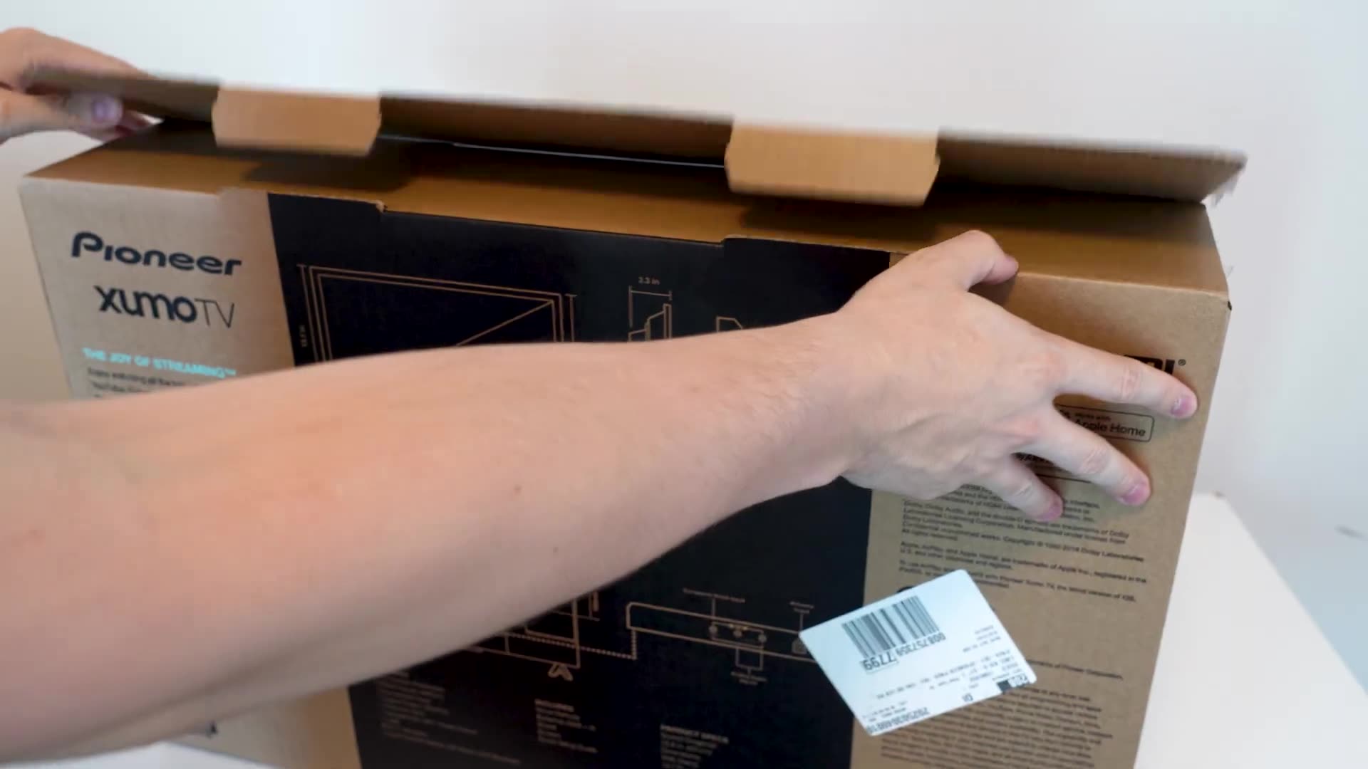 Unboxing The Cheapest Smart TV From BestBuy - Pioneer 24" HD XUMO Smart TV