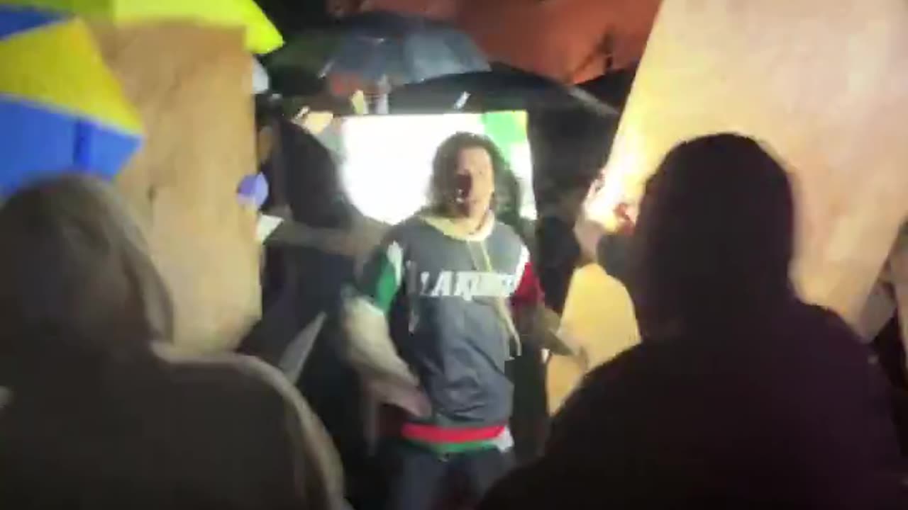 Jews violently attack UCLA students