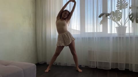 [4K] gymnastics-girl Stretching mini Skirt 🥵Yoga Women in Mini Skirt Beautiful Yoga Girl #yoga
