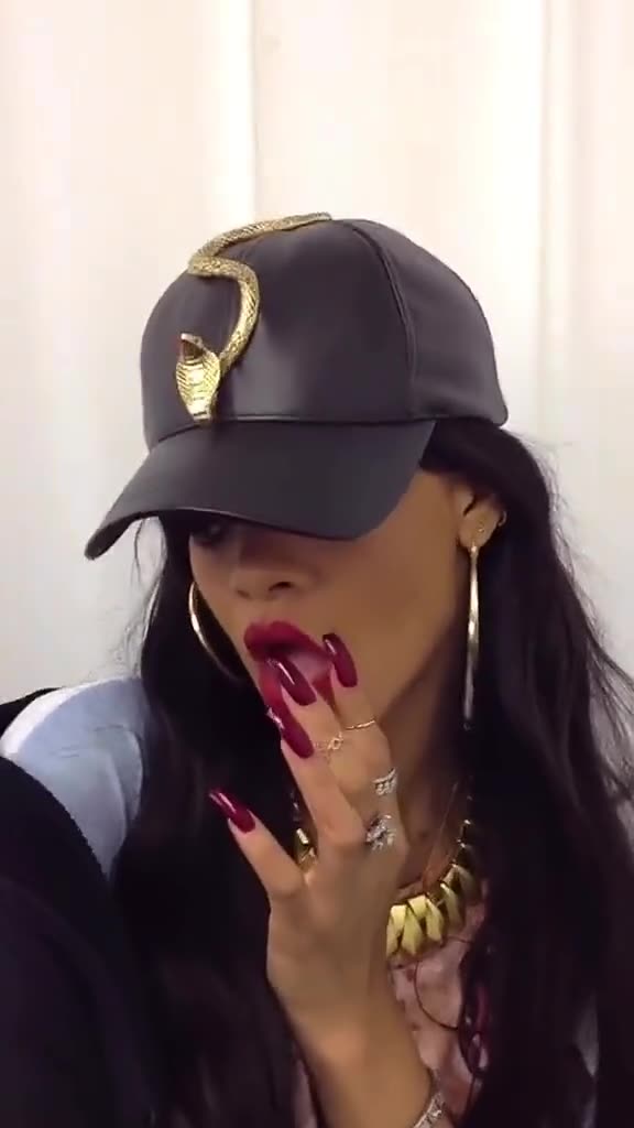 GOOD GIRL Rhianna AKA Bad Gal Riri. At Your Service ❤‍ #rihanna