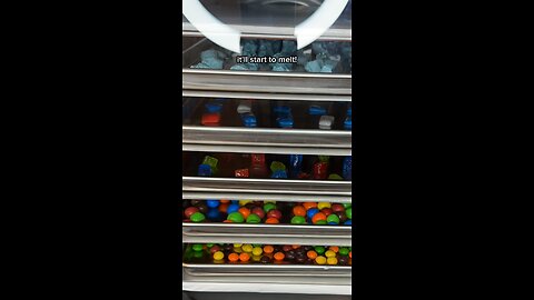 How does a freeze dryer make candy crunchy? #freezedriedcandy #candeeze #smallbusiness