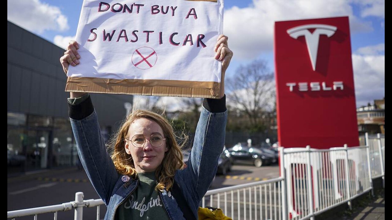 Tesla Hits Back at 'Fake News' Story Published by WSJ About EV Company Looking to Replace Elon Musk