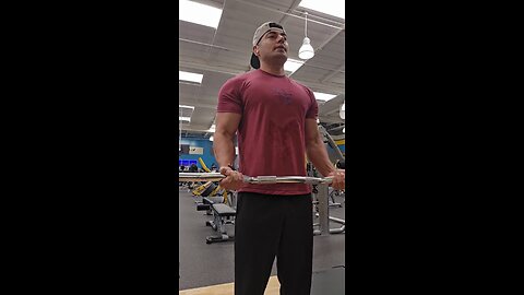 Barbell curls 5x10 #chuzefitness #lafitness #planetfitness #fitness19 #24hourfitness
