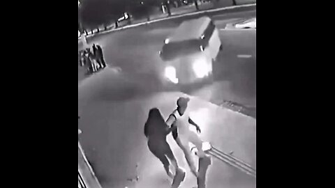 VAN Crashes in to a couple🚚