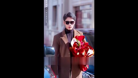 gadis itu terkejut pacar sewaan nya ternyata orang kaya