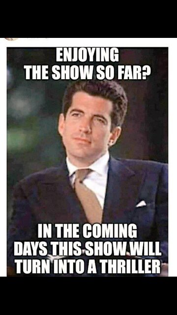 Did Donald Trump Use Time Travel 🧳 To Discover The Past & The Future ?