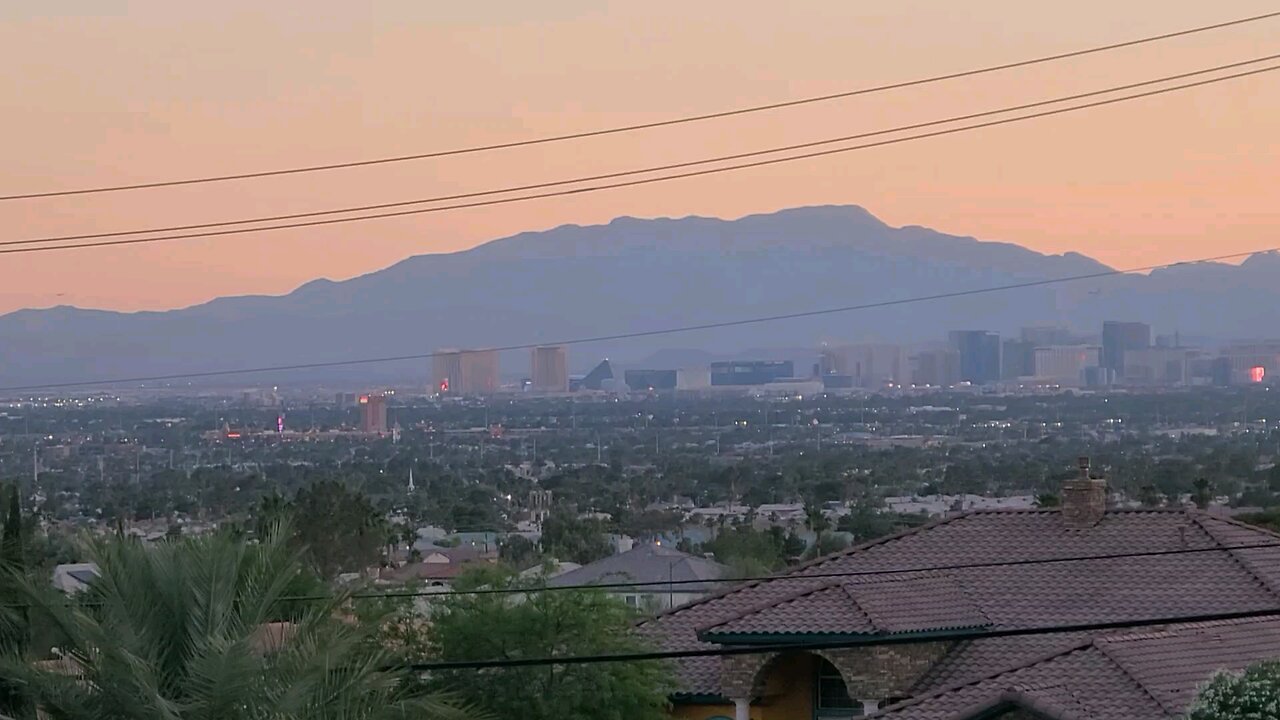 Did you SEE tonight's Las Vegas sunset? Check THIS out! 06.12.2025 #follow #lasvegas #travel #gaming