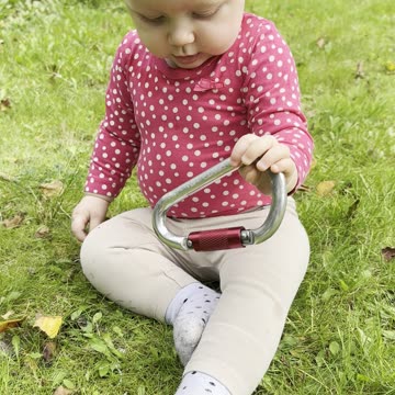 grass, giggles & daddy time 💕