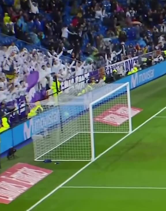 CR7 doing goalkeeper dirty