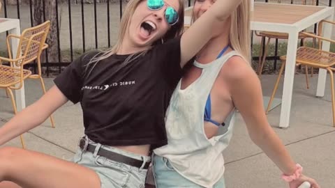Carrie Underwood inspiration helps Kelly & Sarah rise with country flair