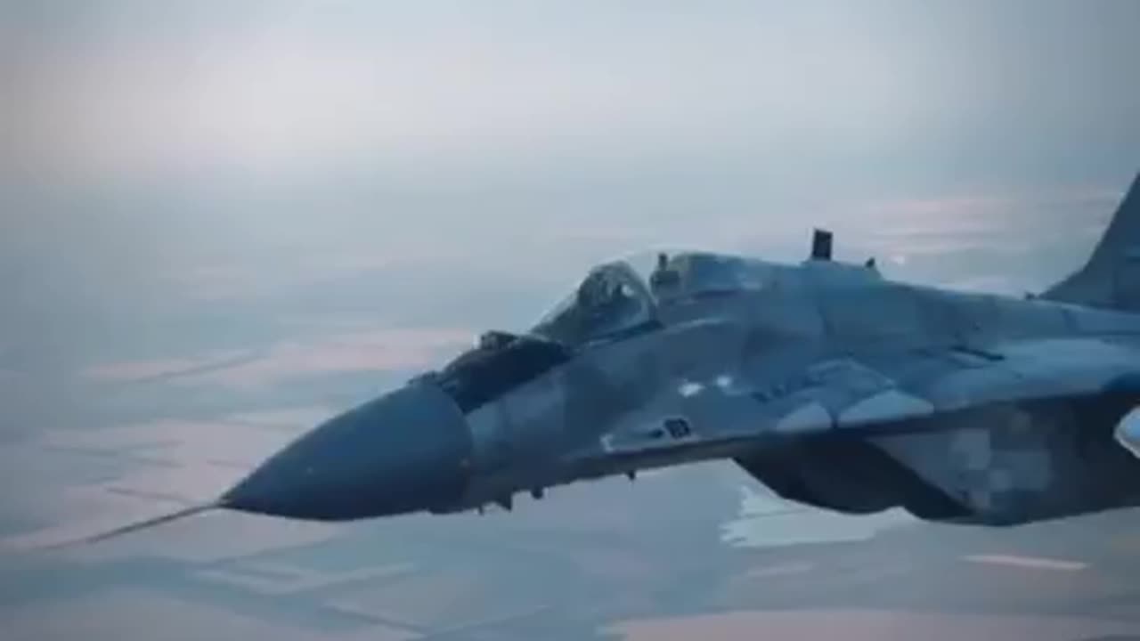 Incredible Footage of a Pair of Ukrainian Su27s On a Bombing Run