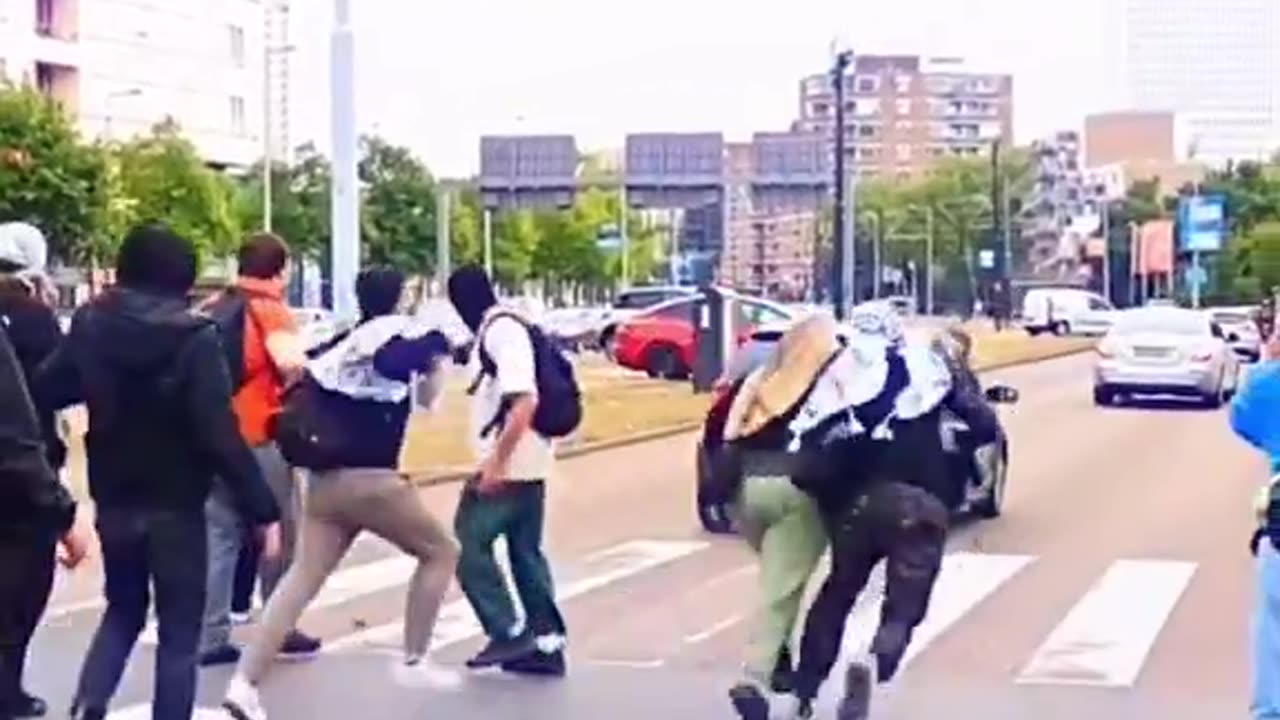 3000lb Car Vs Filthy Commie