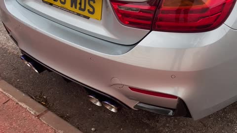 Bmw M4 revs with exhaust mod