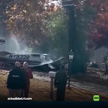 Una avioneta se estrella en un barrio residencial en EE.UU.