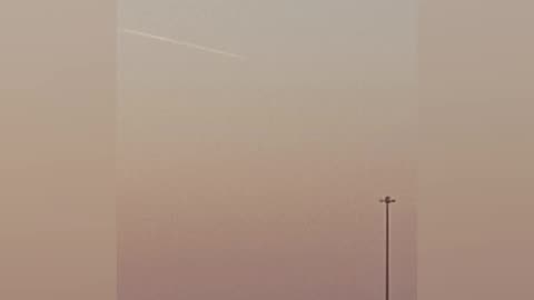 8/26/2025 8 pm and still no jet in front of the chemtrail.