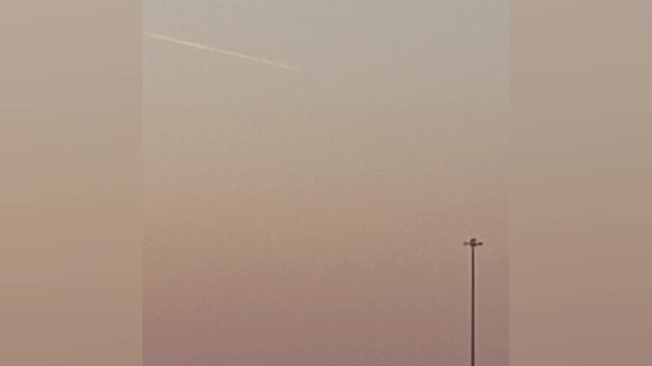 8/26/2025 8 pm and still no jet in front of the chemtrail.