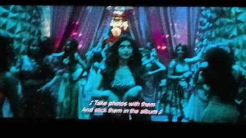 Pushpa 2 kiss song theater reaction