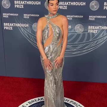 Katy Perry wore Gaurav Gupta SS24 Couture to The 2025 Breakthrough Prize Ceremony.