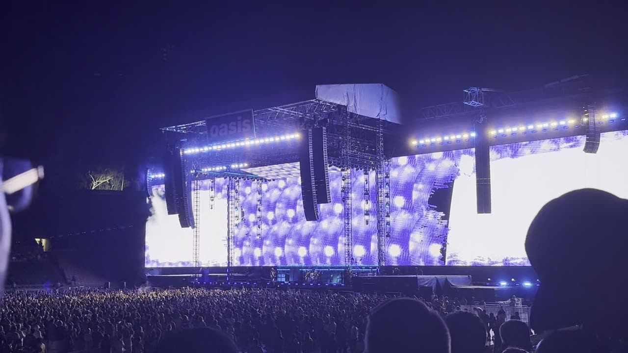 Supersonic - Oasis Live 25