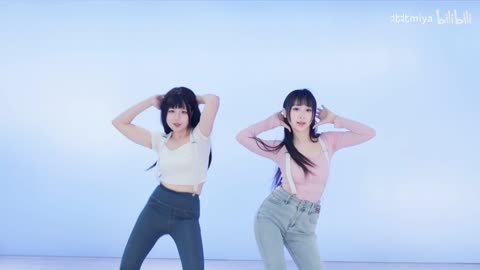 Korean girl sexy dancing in livestreaming 🩰