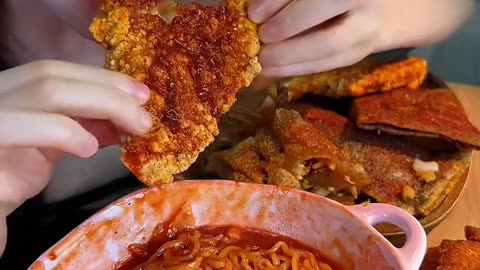 Check out story for more than 99 eating videos everyday❤️