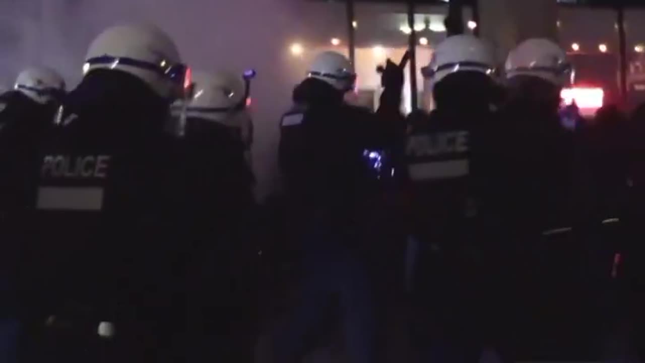CHAOS in Montreal 🇨🇦 last night for the Trans day of Visibility. Police and Protestors clashing