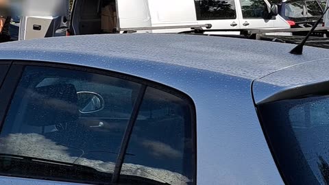 Samochód przeszukiwany przez policję na Toruńskim Rubinkowie [Rolka]
