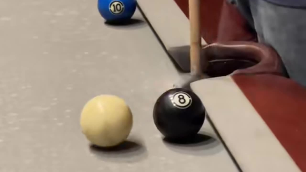Crazy trickshot in pool