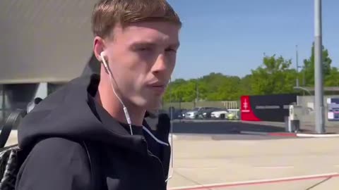 1 Gorilla 🦍 vs 100 Men 🚶‍♂️