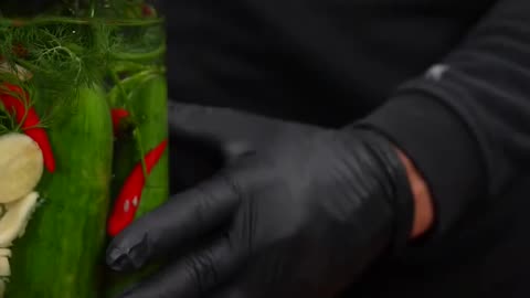 How to pickle cucumbers