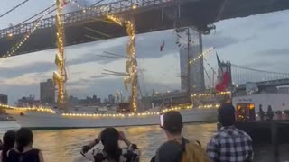 One of the Mexican Navy's training ships crashed into the Brooklyn Bridge!