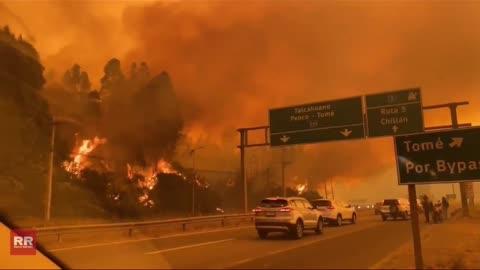 Wildfire burns into hundreds of homes in Penco, Chile
