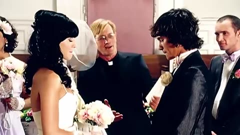 Katy Perry - Hot N Cold (Official Music Video)