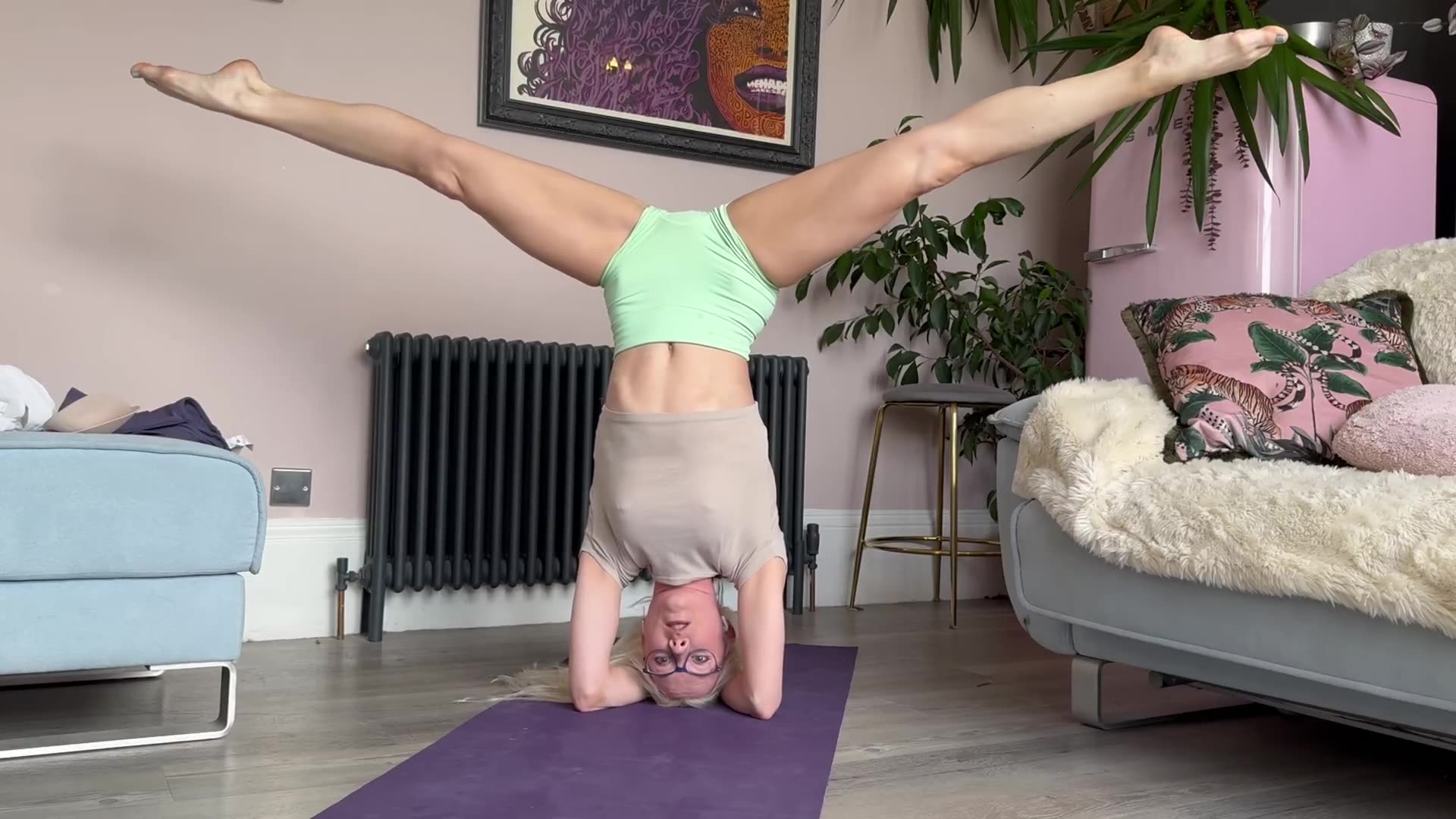 Activewear Tops Try On + Head Stand Yoga Demo | Charlie Flexi 😘