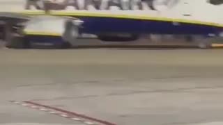 At Palma de Mallorca Airport, a Ryanair flight to Manchester was evacuated.