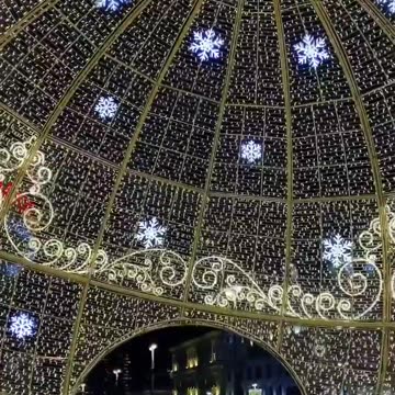 New Year's arch at TSUM