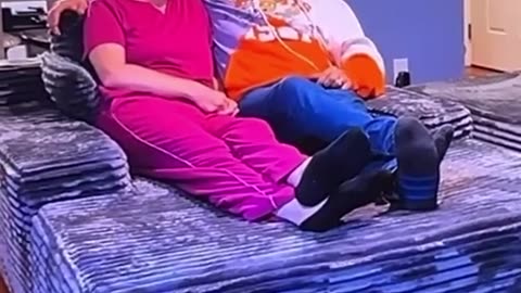 😂📺 Perfect Place for Netflix and Chill! | FunFM