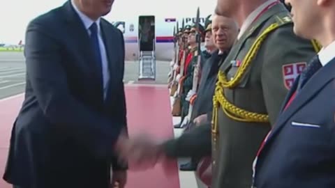 Vucic llegó a Rusia ignorando las trabas de la UE